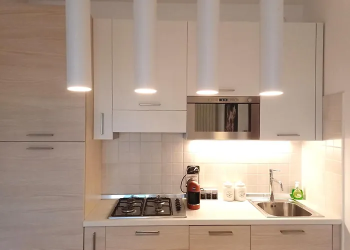 Verona Top Floor Flat & Garage
