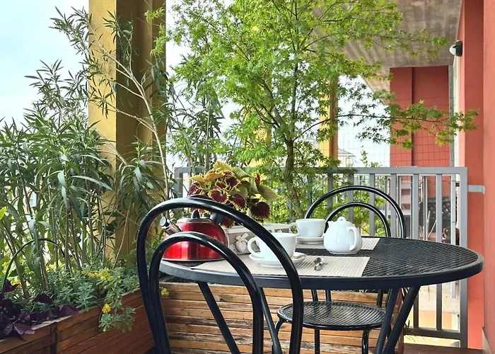 Verona Top Floor Flat & Garage