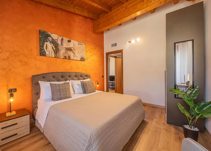 Prestige Apartments - Rustic Elegance Verona