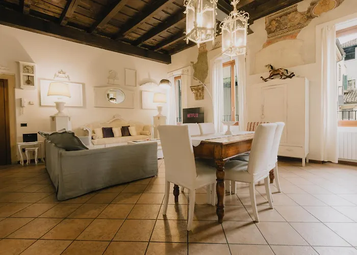 Piazza Erbe Luxury Apartment Verona