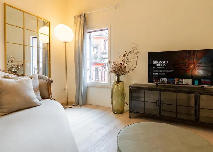 Domus Verona - Ampia residenza Filippini a pochi passi dall'Arena