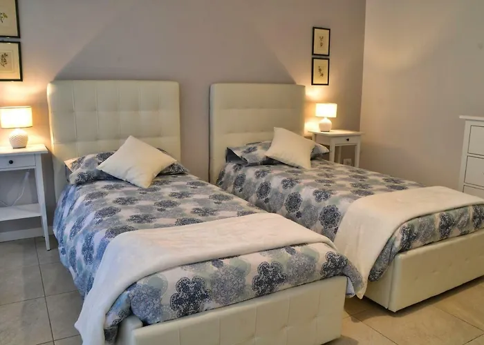 Deluxe Home Verona